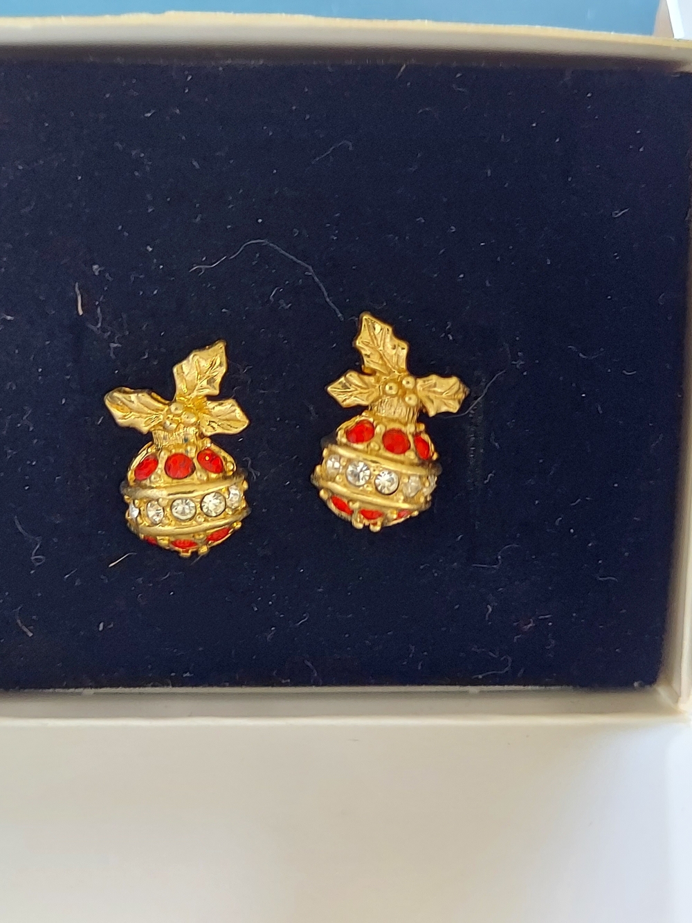 Vintagr Avon Sparkling Christmas Ornaments Earrings